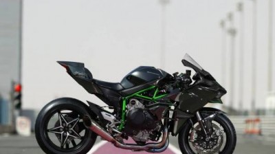 This is the FASTEST MOTOR-BIKE in the WORLD