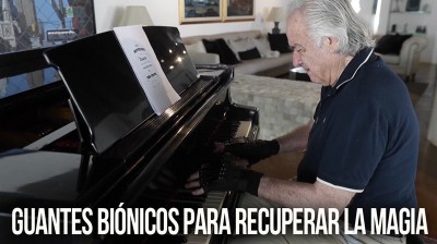 Los guantes biónicos que hacen llorar al pianista Joao Carlos Martins