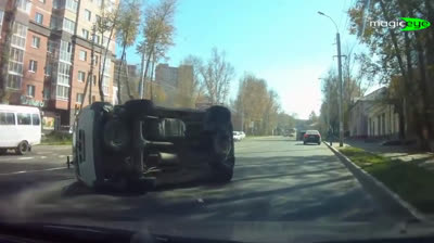 Gli incidenti più spettacolari in autostrada