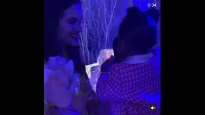 Rosalía juega con la hija de Cardi B