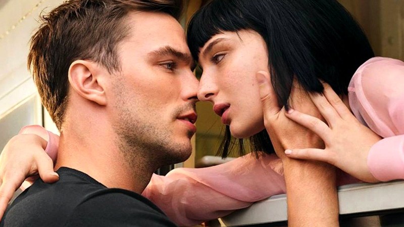 Alice Pagani también enamora a Armani