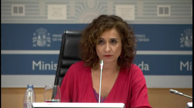 Ministra de Hacienda: "El Gobierno no se ha quedado con el dinero del IVA"