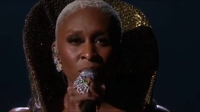 Cynthia Erivo interpreta "Stand Up" de la película "Harriett" en los oscars 2020