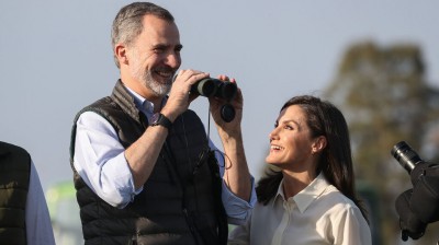 El look de los Reyes de España en su visita a Doñana