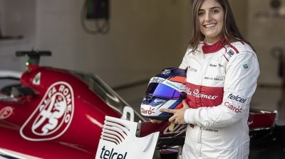 Calderón renews her commitment to Alfa Romeo