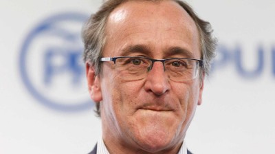 Alfonso Alonso se emociona al despedirse del PP