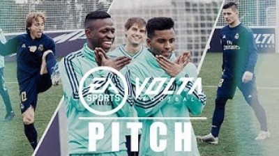 Carvajal, Valverde, Vinicius and Modric play football on a VOLTA FIFA 20 pitch