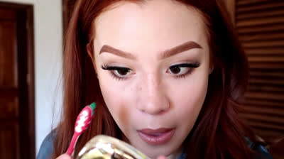 Cómo hacer pecas falsas que parezcan naturales