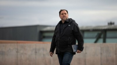 Junqueras arrives at the university to teach after his release from prison
