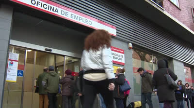 Unemployment fell in February by 7,806 people