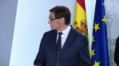 Ábalos corrige a Illa en la rueda de prensa