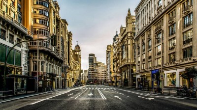 Madrid amanece desierto tras las nuevas medidas del Gobierno