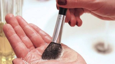 Trucos para limpiar tus accesorios de maquillaje