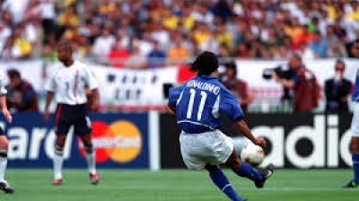 Ronaldinho free-kick goal with Brazil