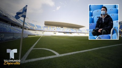 Una familia vive en un estadio de fútbol durante la cuarentena