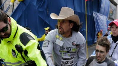 El Héroe del Sombrero Vaquero en el atentado del Maratón de Boston