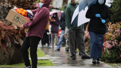 Colas en USA en los bancos de alimentos