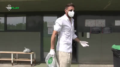 Joaquín has fun at the Coronavirus medical test