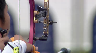 Tiro con l'arco al rallentatore