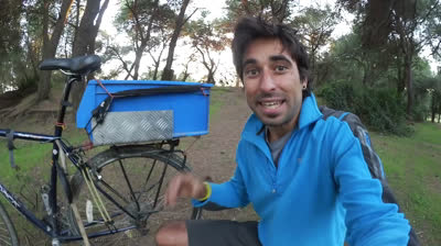 Build a box to take your dog on your bike