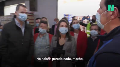 Felipe VI en Mercamadrid a un trabajador: "No habéis parado nada, macho"