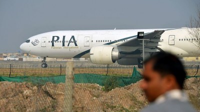 Avión de PIA (Pakistan International Airlines) accidentado cerca de Karachi.