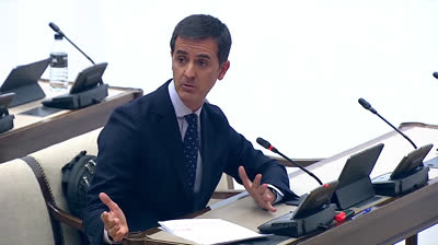 "Me está amenazando", Tensión en la comparecencia de Pedro Duque