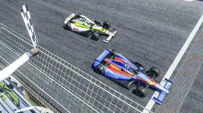 Alonso se luce en la carrera virtual de Indianápolis