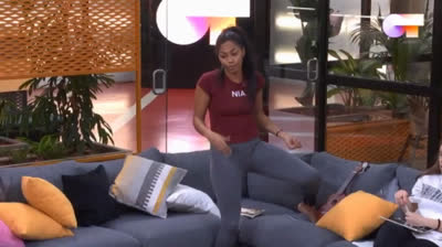 El percance sexual de Nia de OT con una pelota de ping-pong