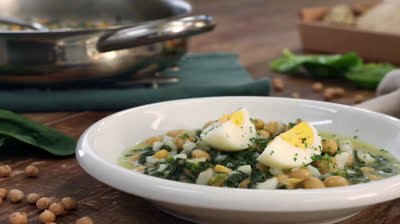 Garbanzos con bacalao y espinacas - Potaje de Vigilia