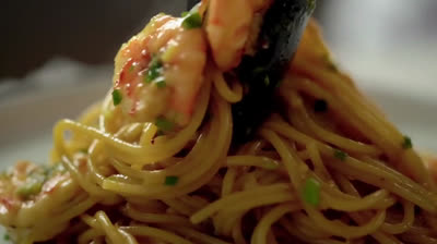 Espaguetis con gambas al ajillo - Receta rápida y sencilla