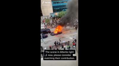 Coche quemando en USA