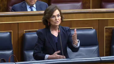 Carmen Calvo a Cayetana Álvarez de Toledo: "Tómese un café conmigo"