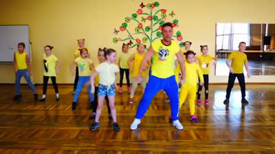 Zumba for kids: Electric Song - Minions