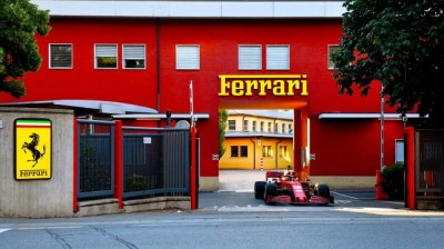 Maranello witnesses one of its jewels in the streets of the city
