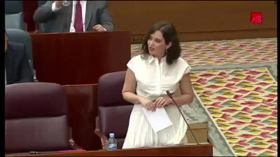 Ayuso: "Ustedes son grandes conocedores de la medicina que saben que hacer en cada decisión"