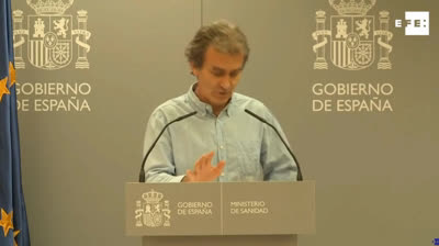 Fernando Simón se para, analiza y continúa la comparecencia