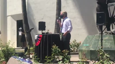 Concejal de Arizona se burla de la muerte de George Floyd en un mitin antimáscara