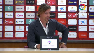 Guti destituido del Almería tras perder contra Alcorcón