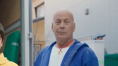 Bruce Willis es Doraemon en este spot publicitario