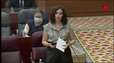 Díaz Ayuso a VOX: "¿No se preguntan porque hacen feliz a Pedro Sánchez?