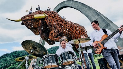 The great Red Bull video to show off their circuit