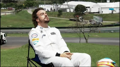 Fernando Alonso returns to F1 with Renault