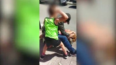 Vídeo de agresión machista en Eibar delante de su hijo