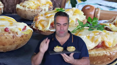 Patatas asadas rellenas de carne.