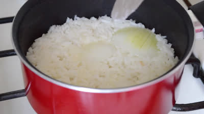 How to prepare white rice.