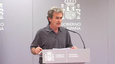 Fernando Simón pide a los jóvenes "divertirse de otra manera"