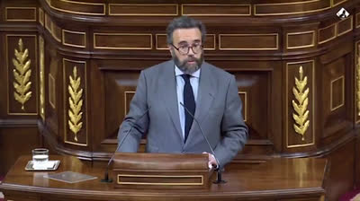 José María Sánchez (VOX): "Aquí aplauden, en otros lugares tiran tuercas"