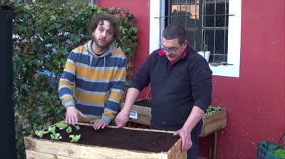 Recycled pallets to create cultivation tables