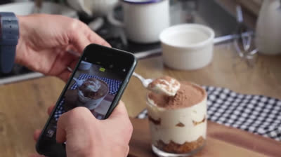 Low fat and high protein tiramisu